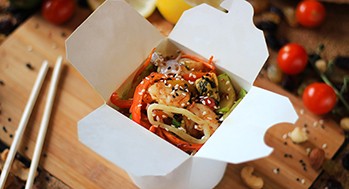 Лапша гречневая с морепродуктами и овощами (Без соуса)